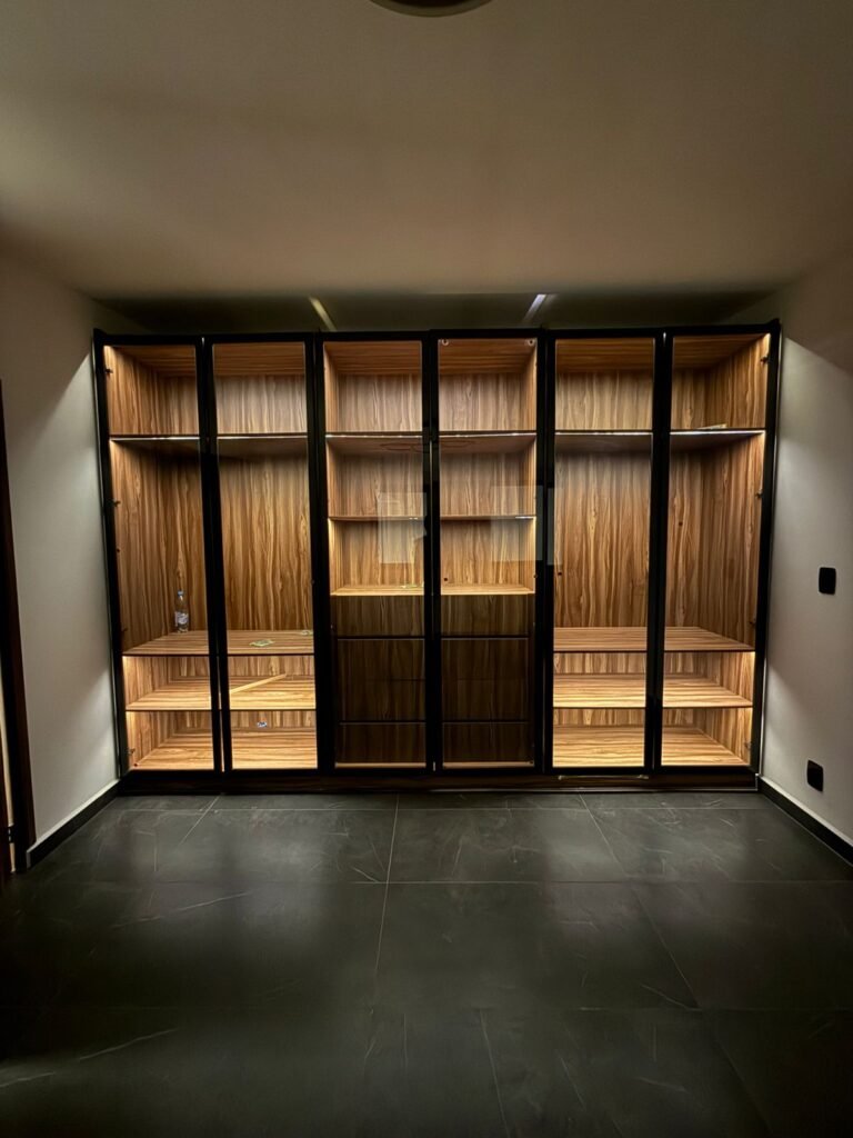 CLOSET_ILUMINADO NOCHE